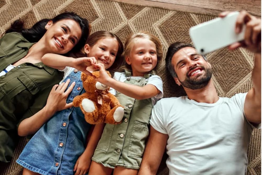 Familia, Niños y Jóvenes